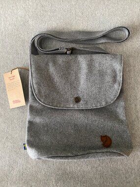 NWT Fjallraven Norrvage Pocket Granite Grey